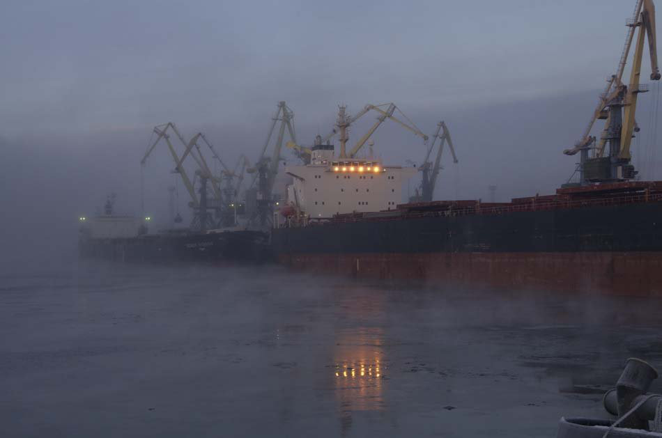 LA695261